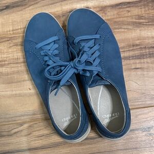 Dansko Leela Women's Blue Athletic Shoes